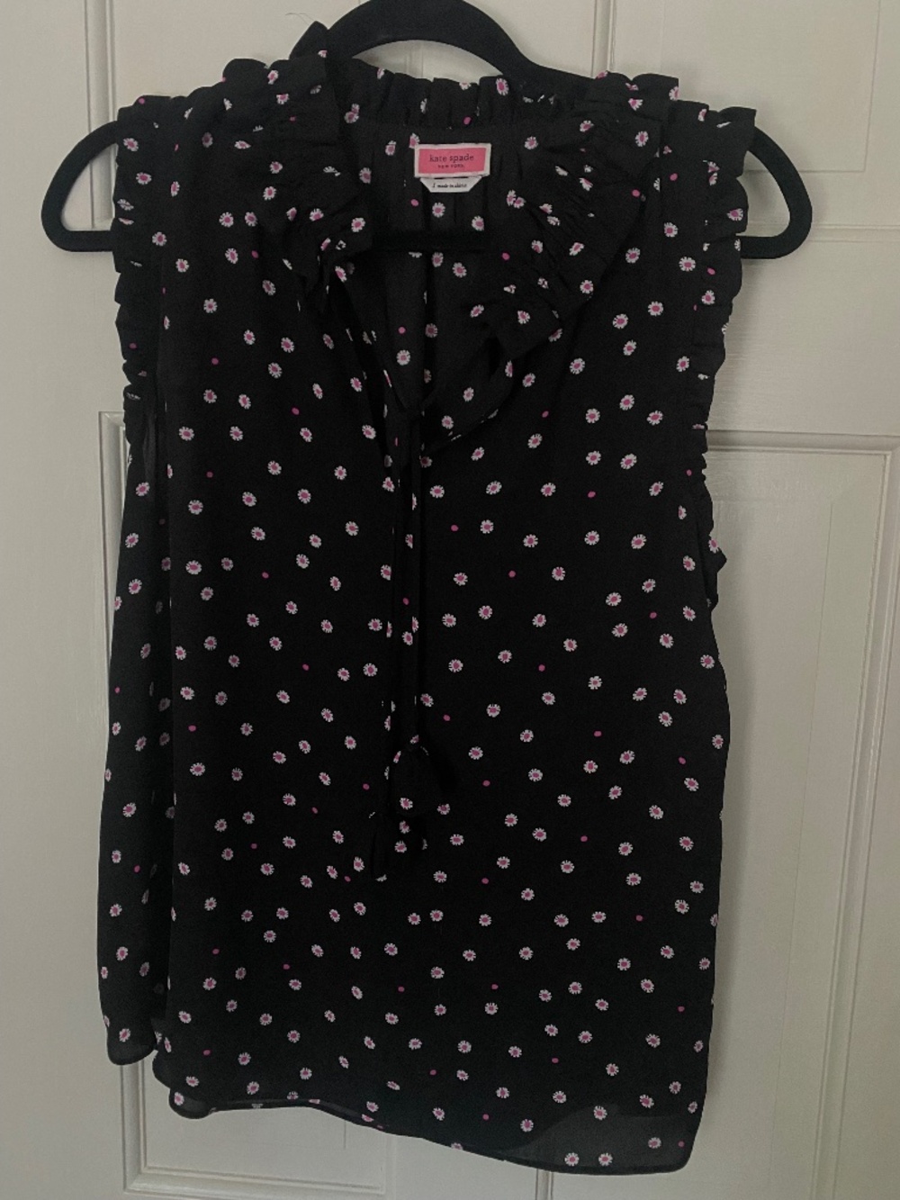 Kate spade flower top black with white and pink flower
